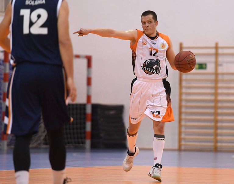 Hutnik przegrał w Warce