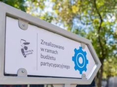 Drogowskaz Budżetu partycypacyjnego na Bielanach. Fot. UD Bielany